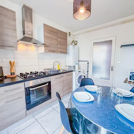 Spacieux Et Chic A Apartament